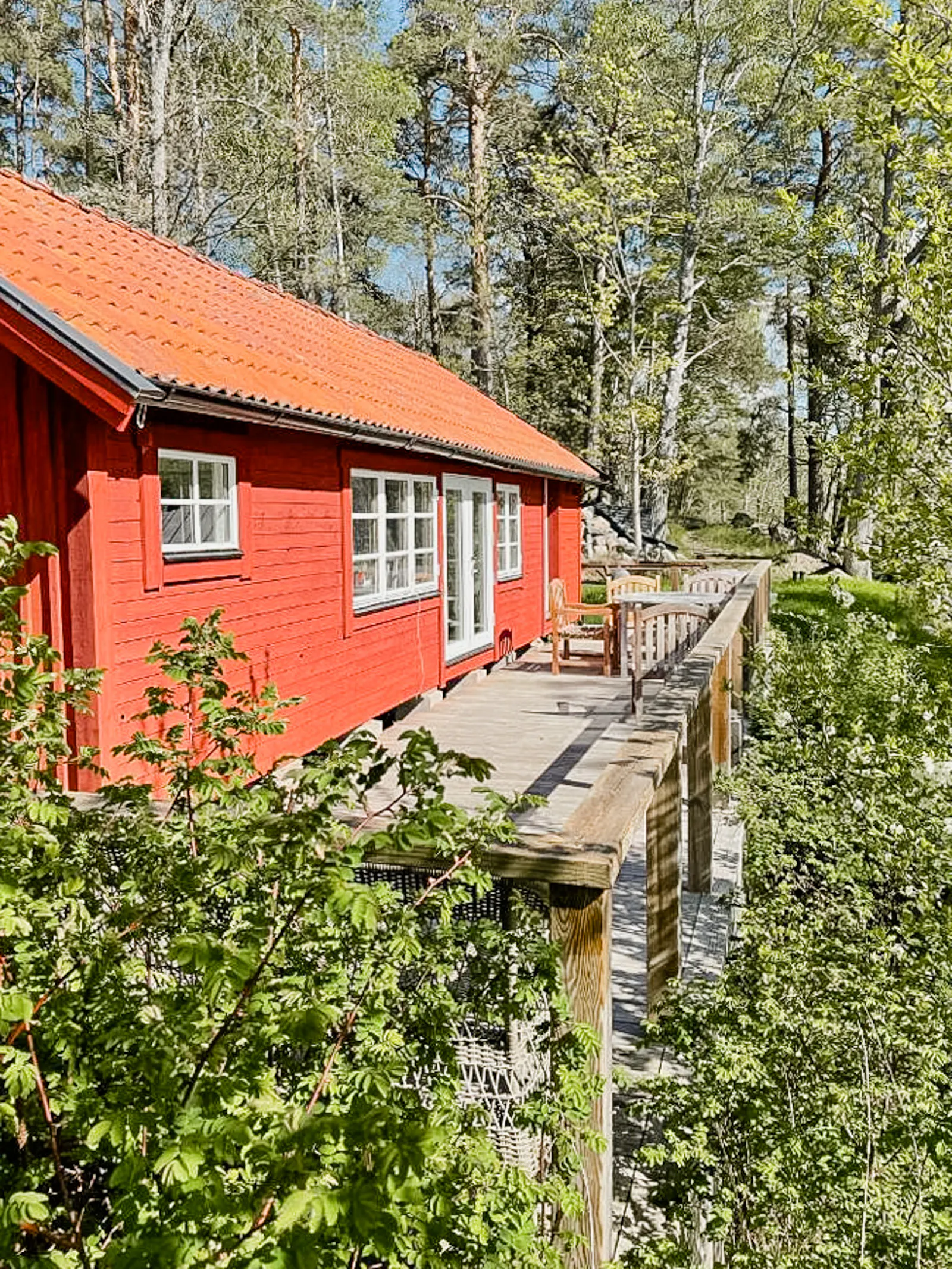 Charmig stuga med havsutsikt i vacker omgivning – bild 20 av 22