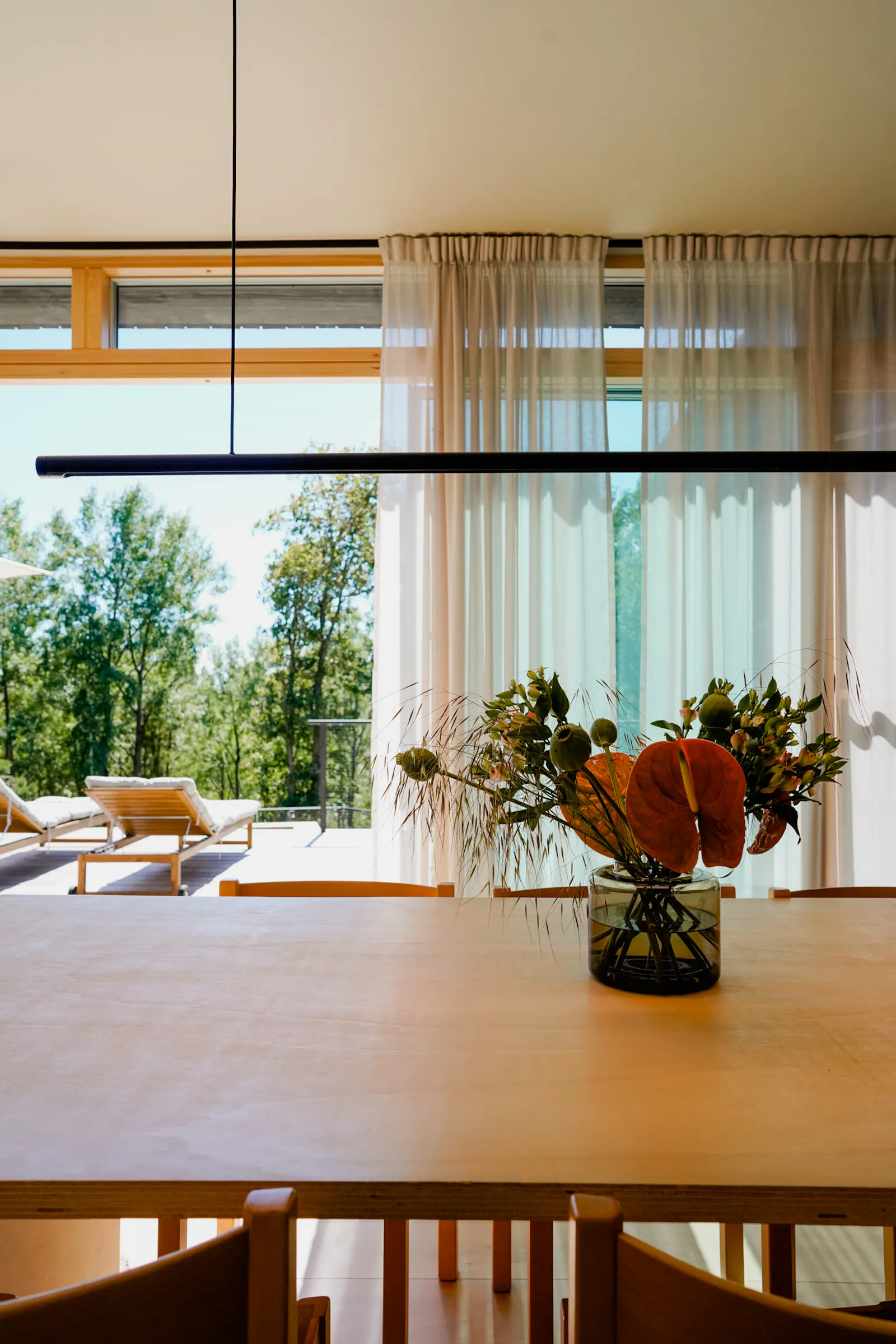 Paradis med pool nära naturens vackra vyer – bild 10 av 24