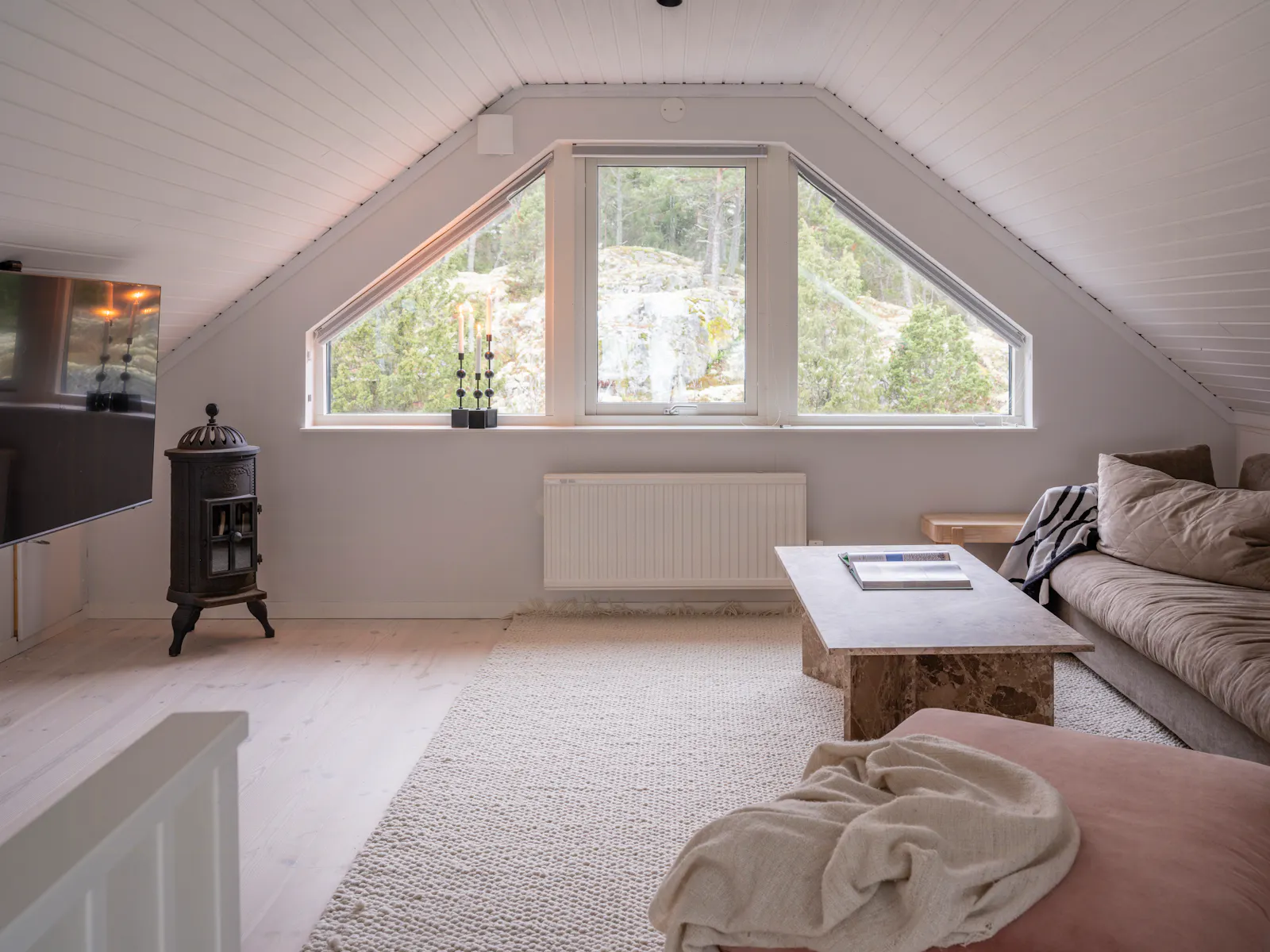 Hus med bastu och brygga vid fjorden nära Trosa – bild 17 av 24