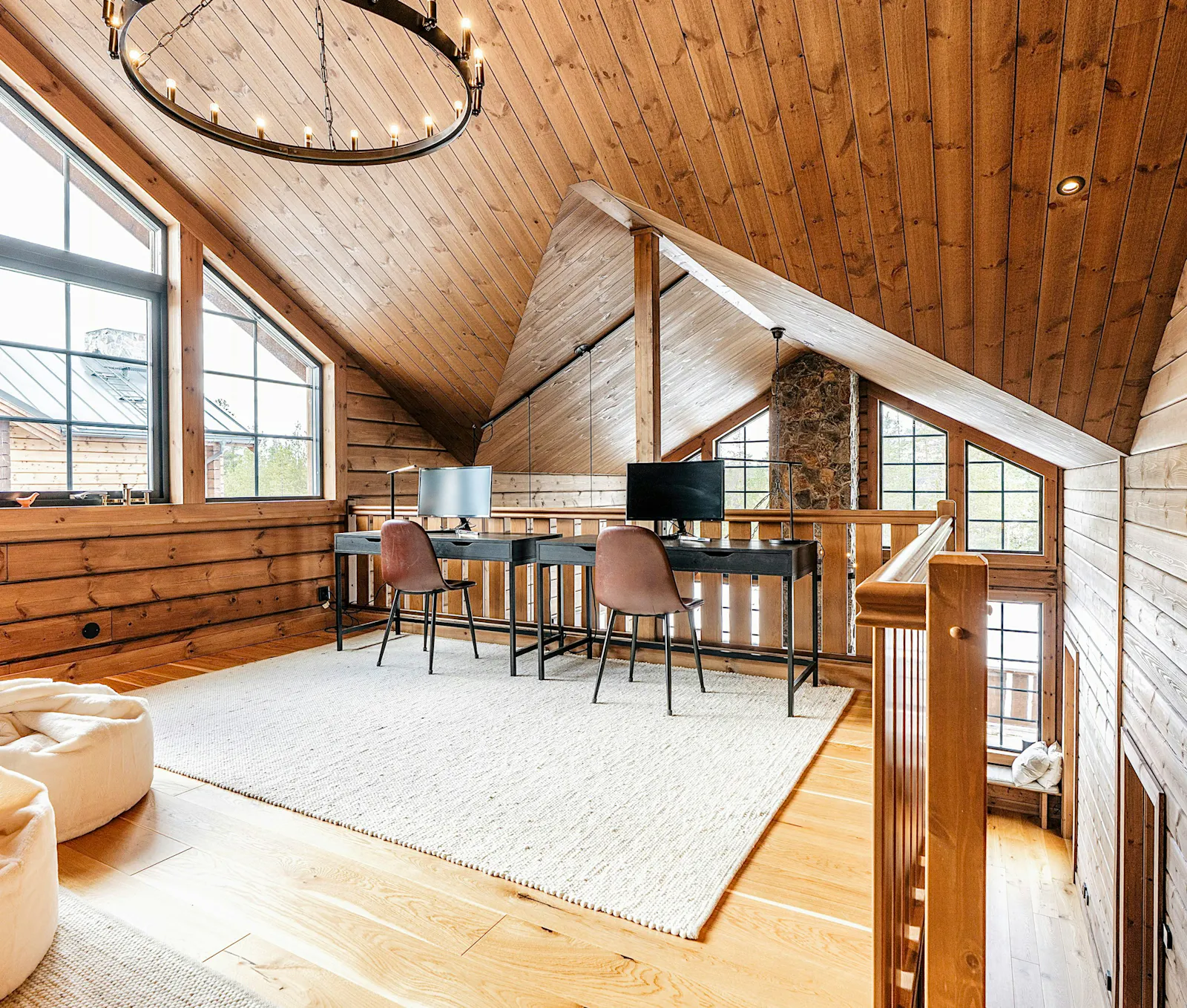 Fjällstuga med hög takhöjd och plats för 11 gäster – bild 16 av 24