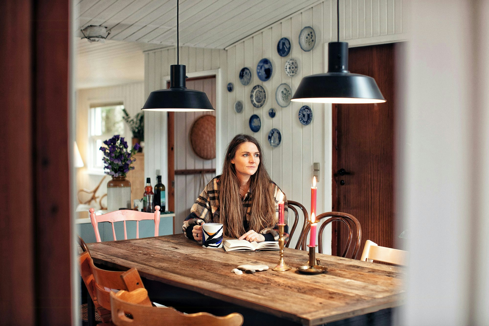 Pernille og Jakob har skabt deres eget lille familieparadis væk fra byen cover image