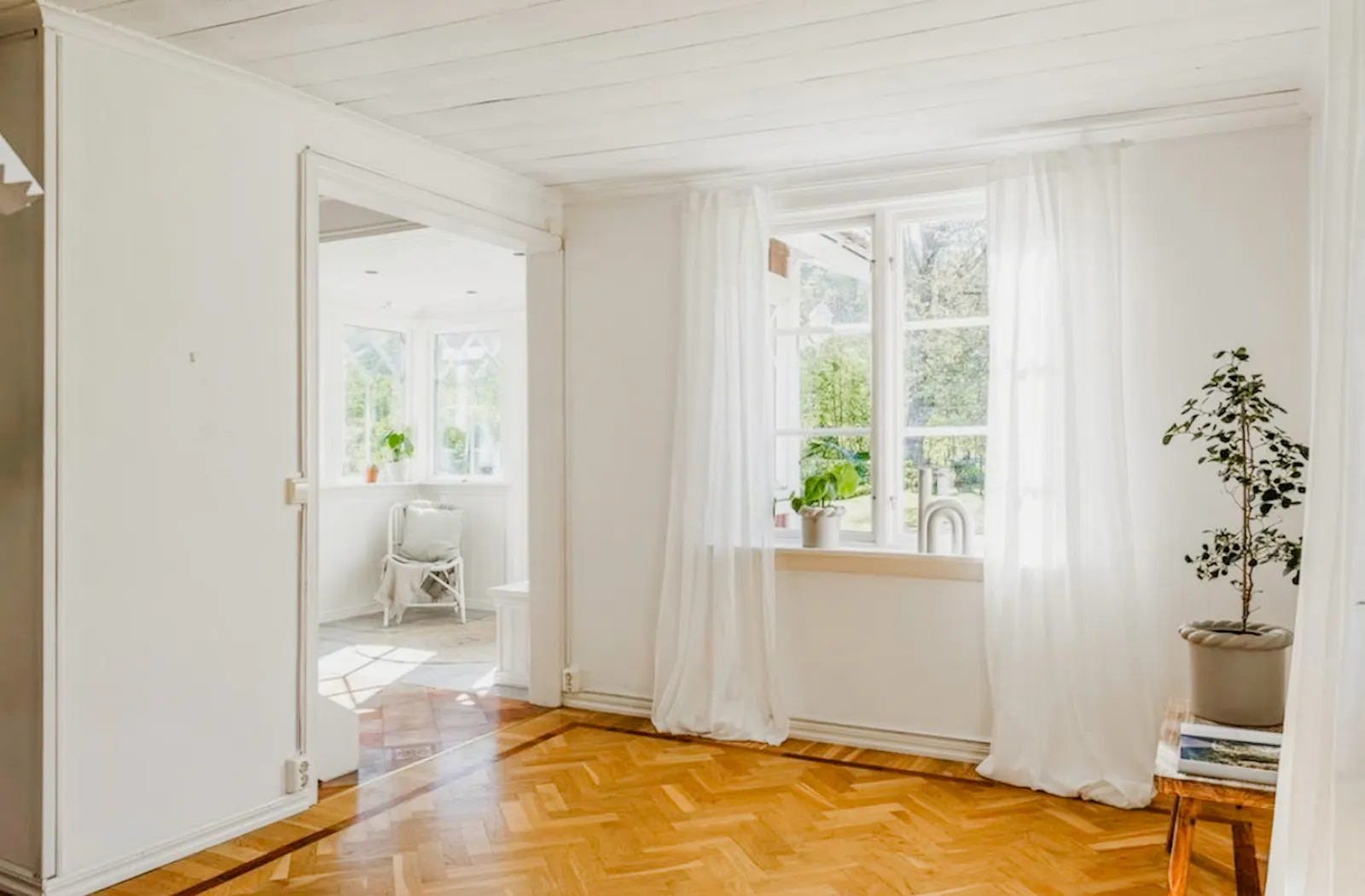 Avkopplande villa med braskamin och egen bäck – bild 13 av 24
