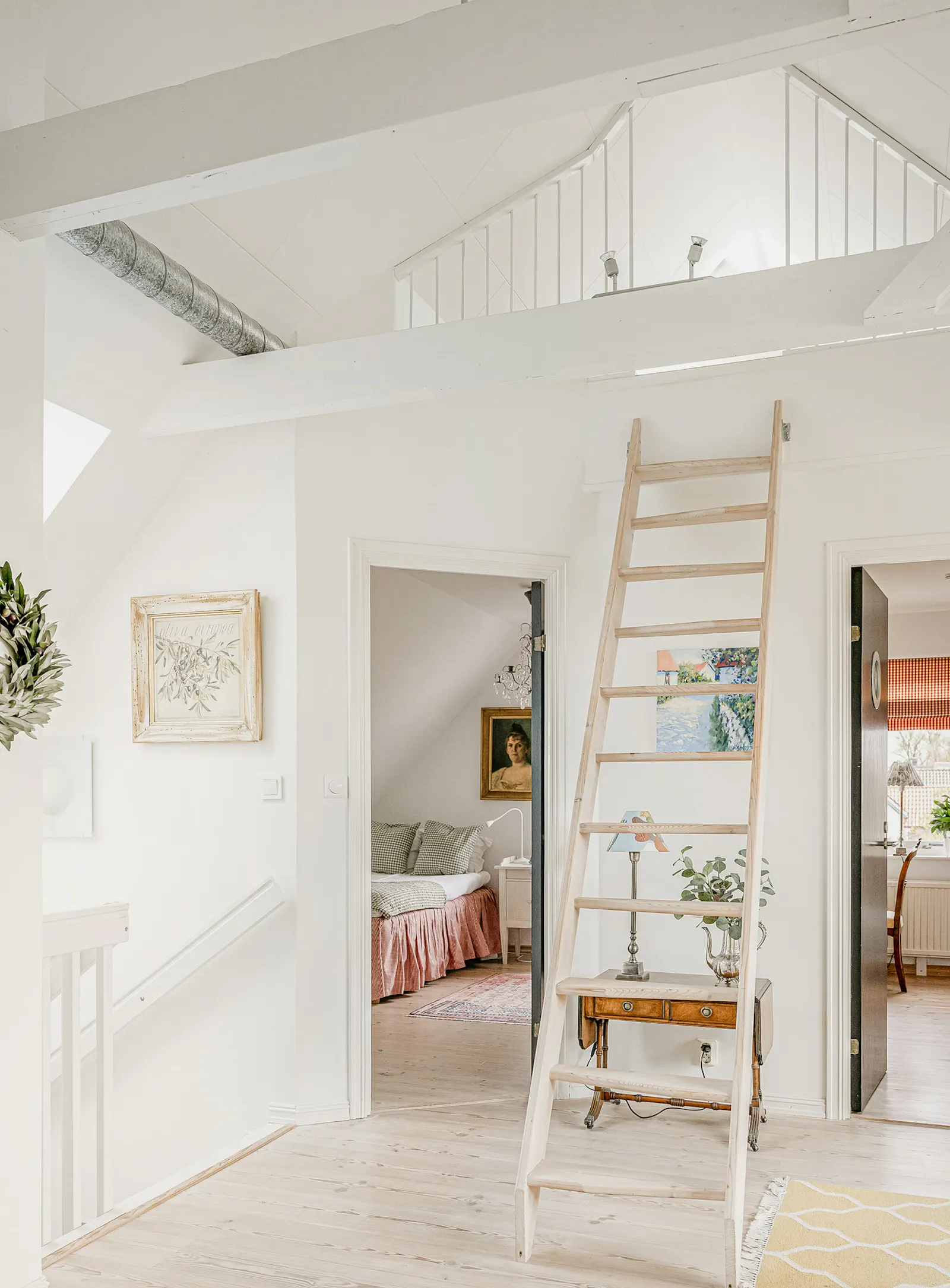 Havsnära poolvilla med medelhavskänsla – bild 4 av 24