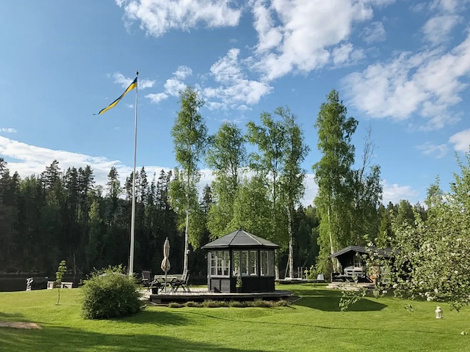 Stuga vid Dalälven med bastu och brygga – bild 20 av 24