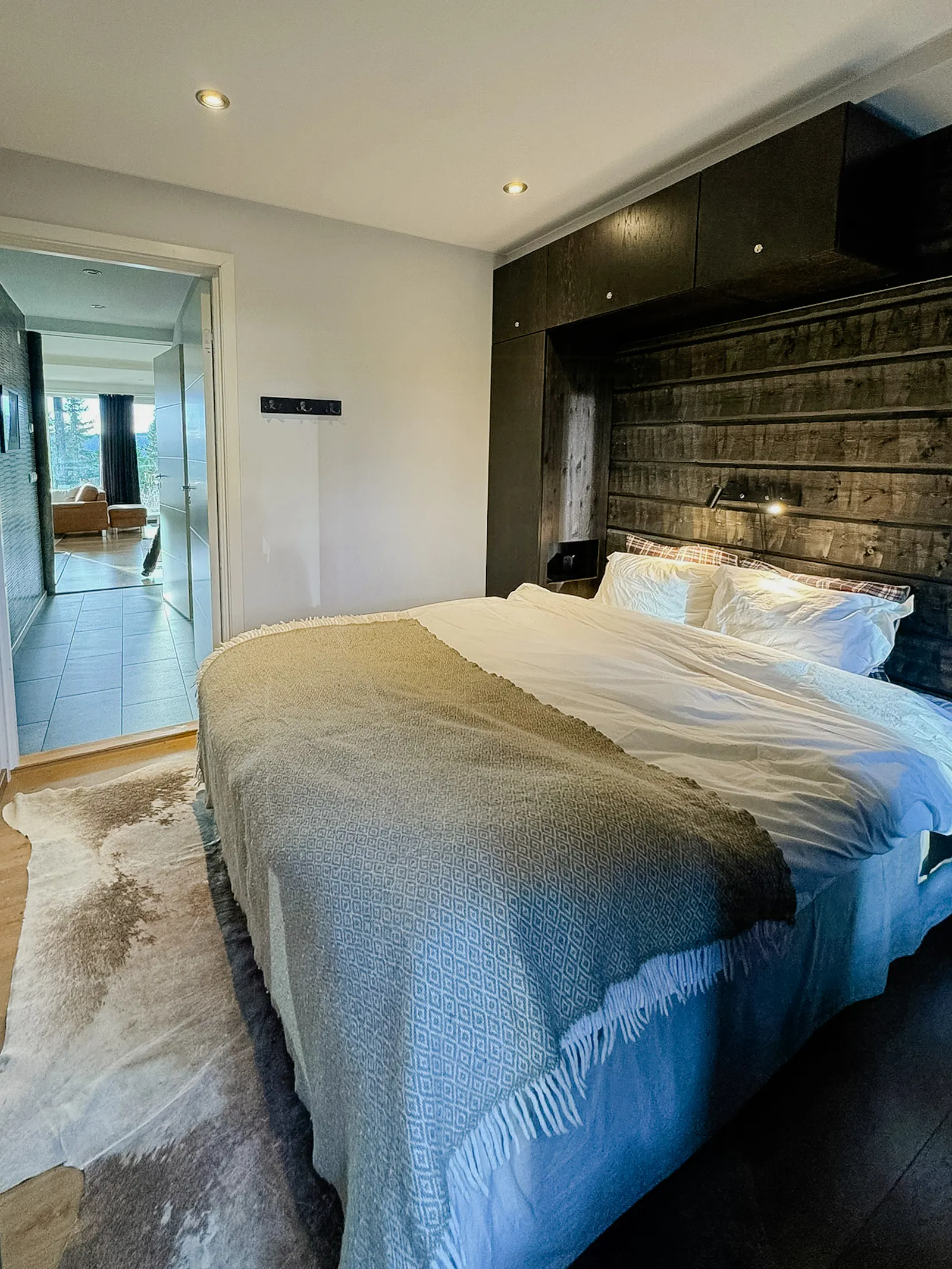 Modern ski lodge med bastu vid Åresjön – bild 22 av 24