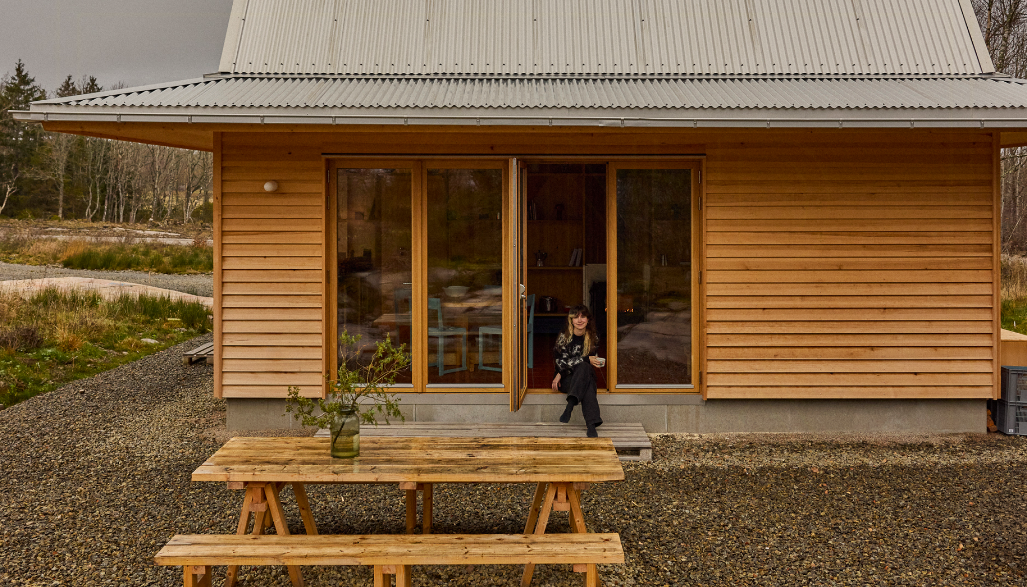 Linnea drinking coffee