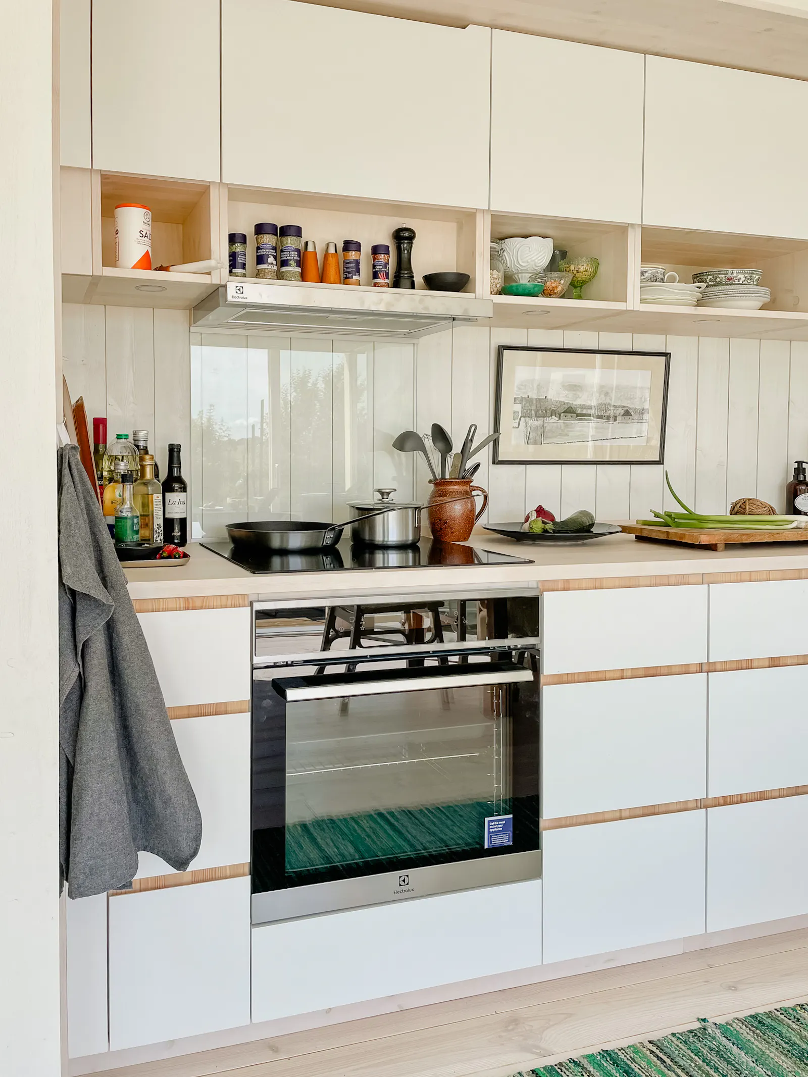 Modernt svart trähus på Bjärehalvön – bild 6 av 24