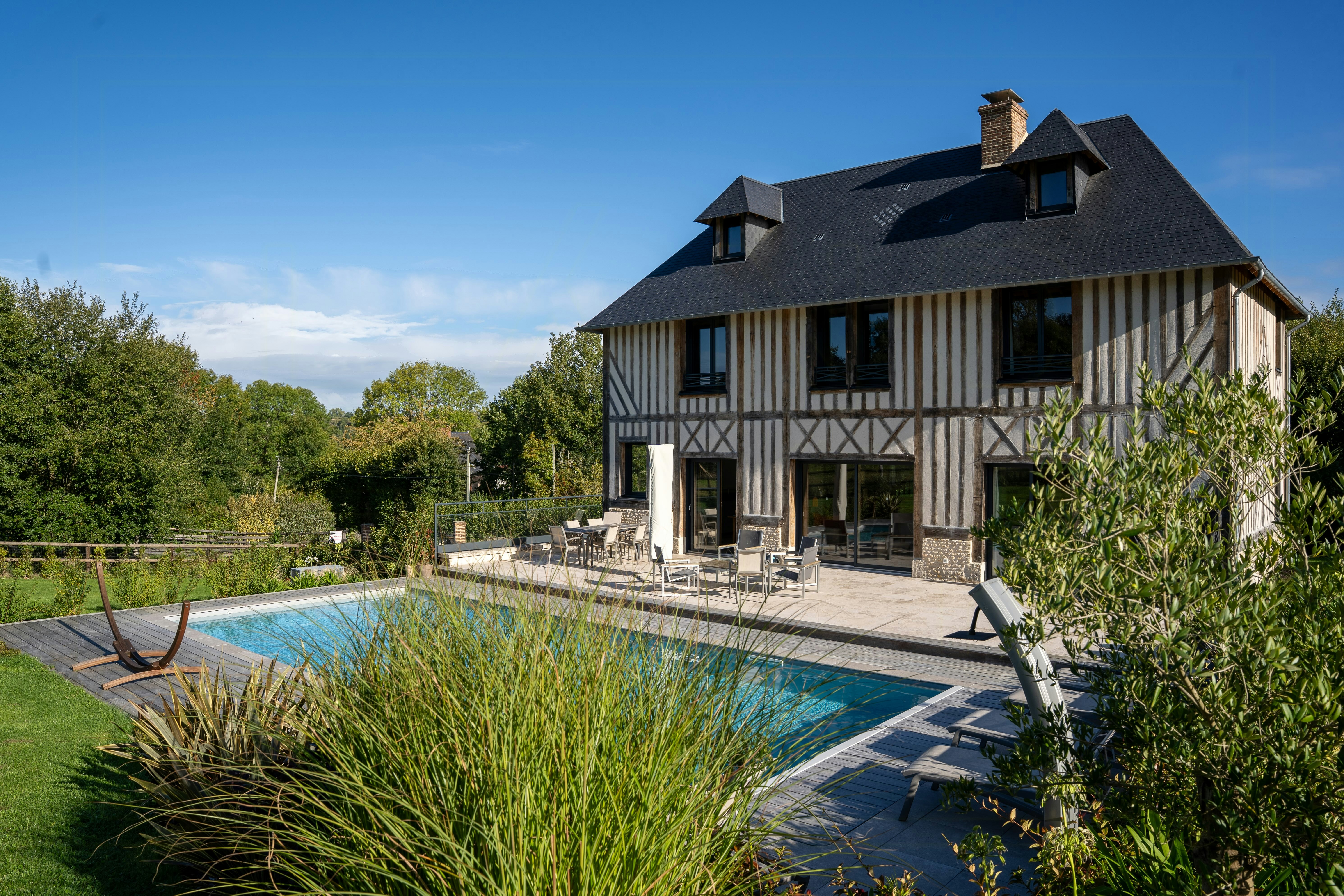 Ferienhaus mit Pool in der Normandie cover image