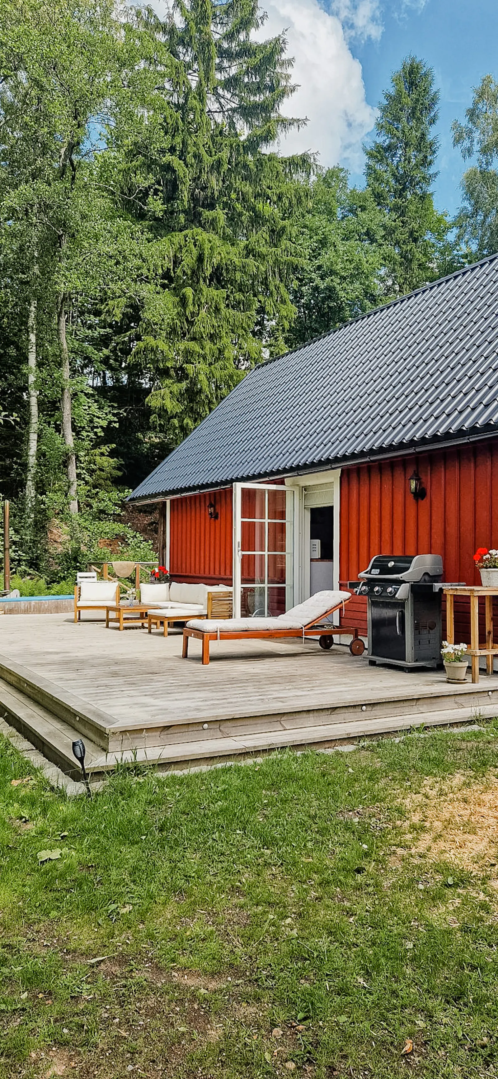 Stuga vid en bäck i södra Halland – bild 17 av 24