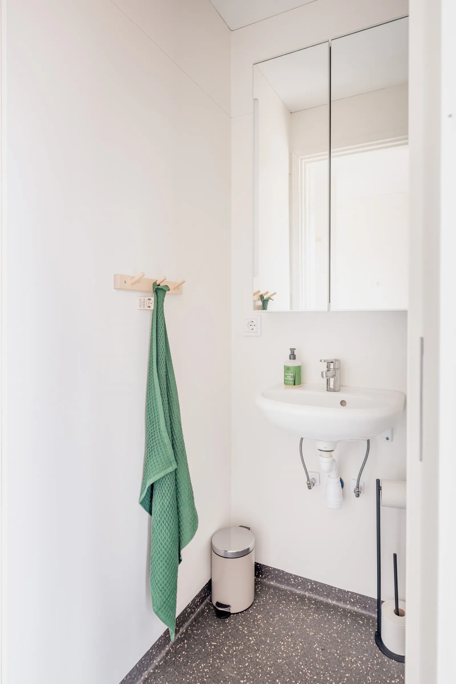 Nybyggd ateljé med naturnära design på Orust – bild 18 av 24